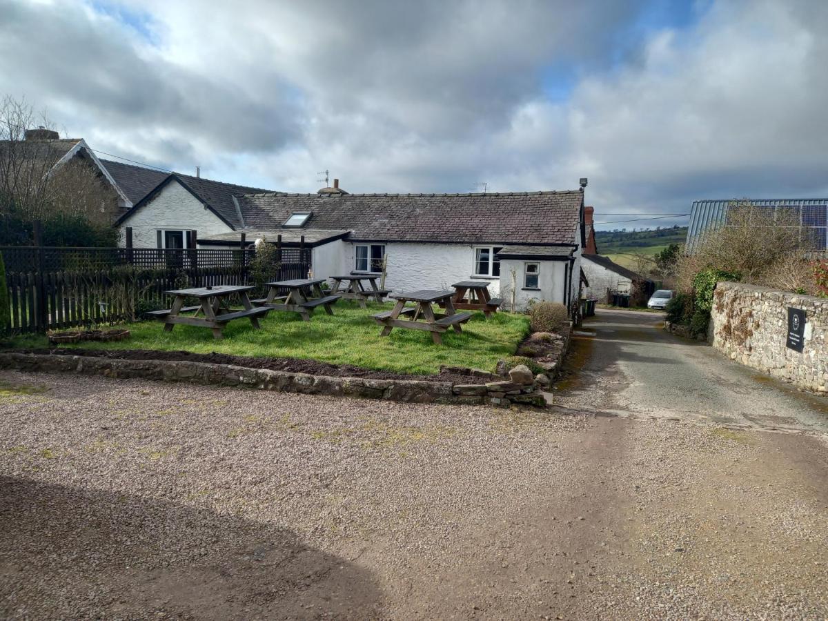 The Crown Inn Wentnor 外观 照片