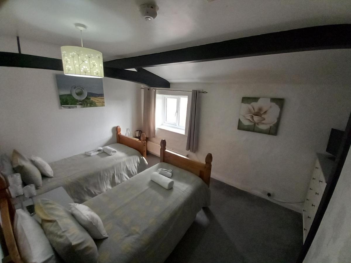 The Crown Inn Wentnor 外观 照片