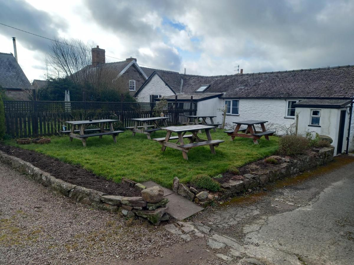 The Crown Inn Wentnor 外观 照片