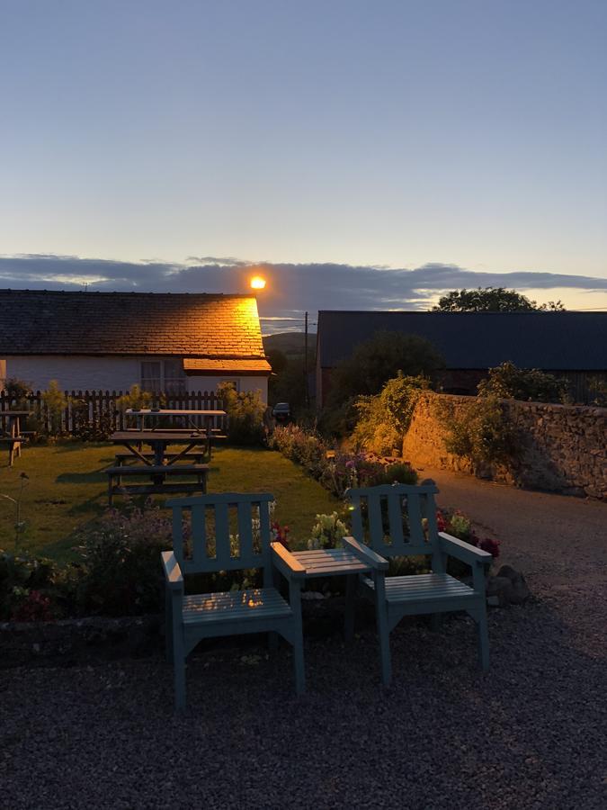 The Crown Inn Wentnor 外观 照片
